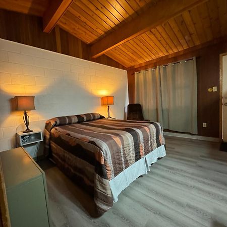 Ace Crown Motel Medicine Hat Dış mekan fotoğraf