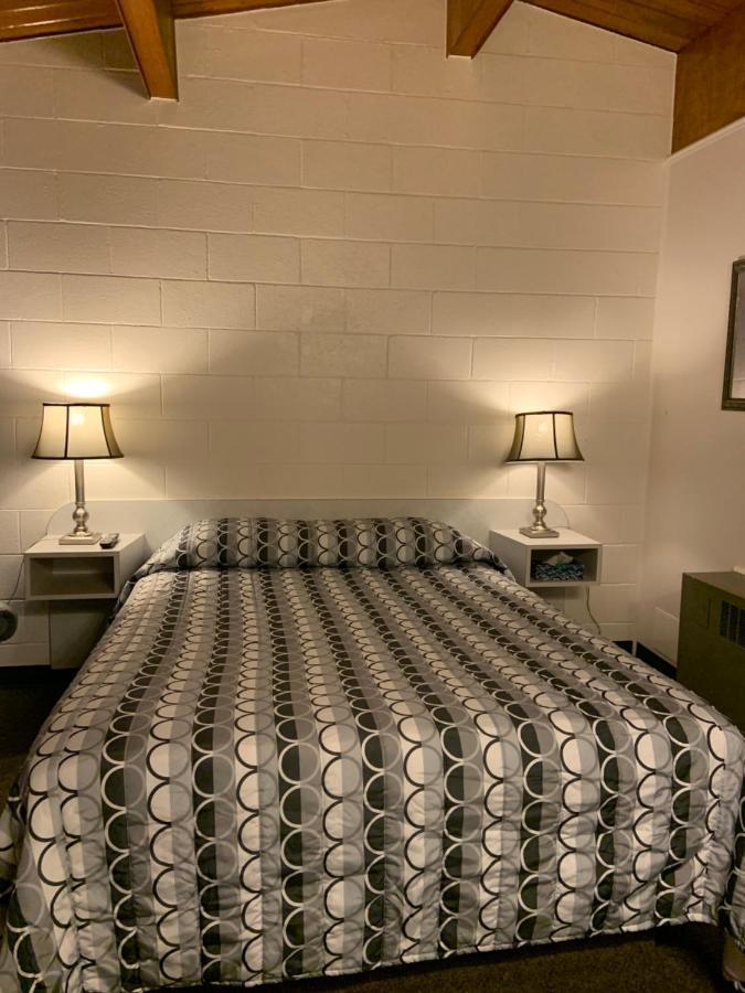 Ace Crown Motel Medicine Hat Dış mekan fotoğraf