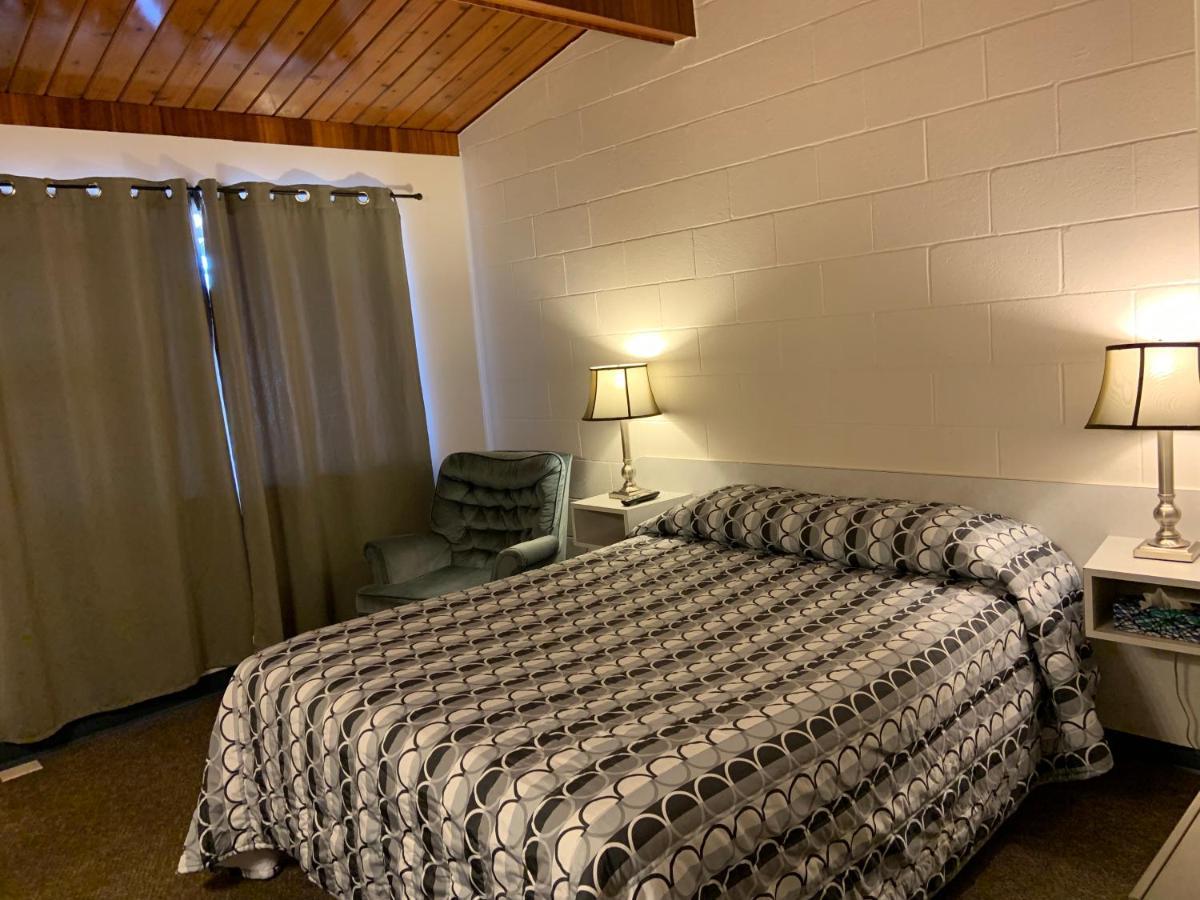 Ace Crown Motel Medicine Hat Dış mekan fotoğraf