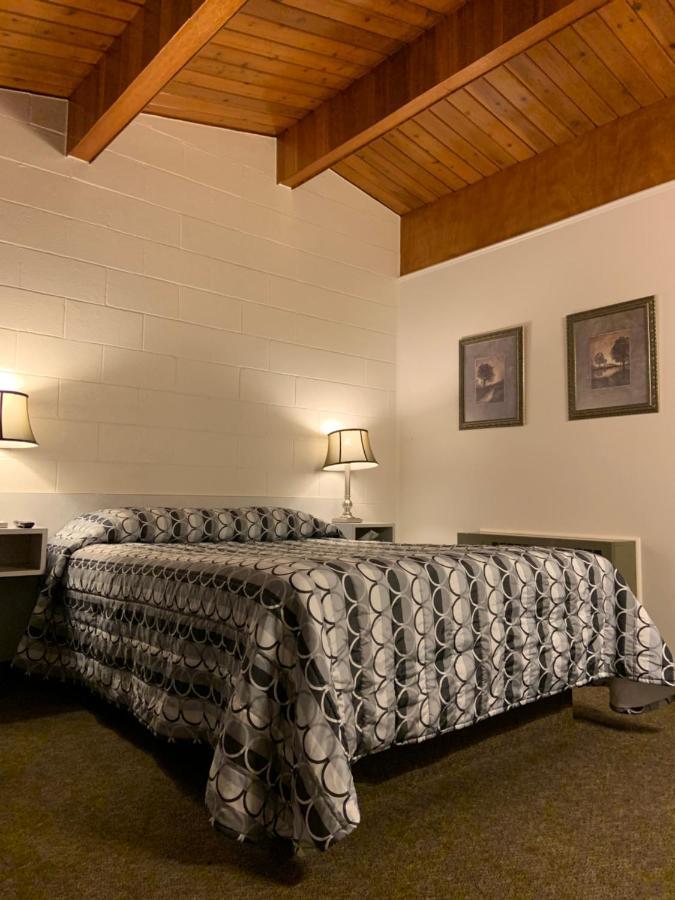 Ace Crown Motel Medicine Hat Dış mekan fotoğraf