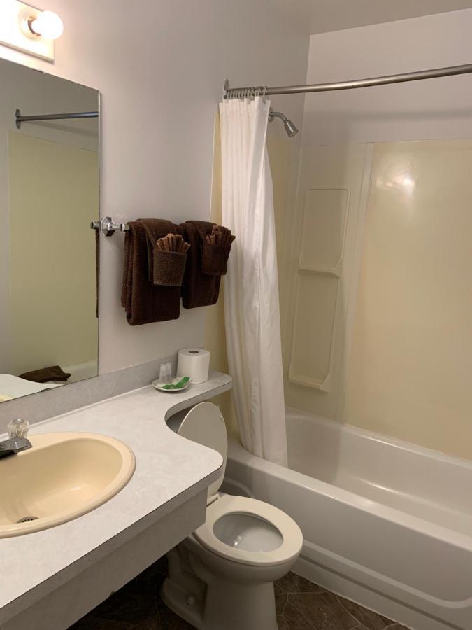 Ace Crown Motel Medicine Hat Dış mekan fotoğraf