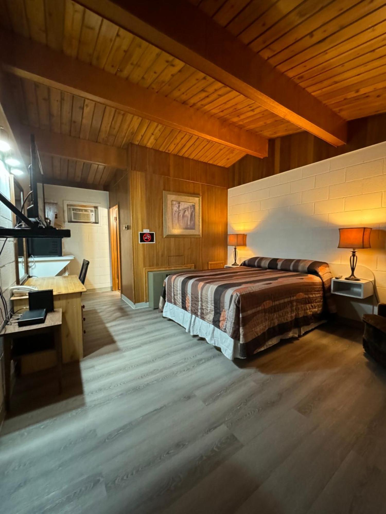 Ace Crown Motel Medicine Hat Dış mekan fotoğraf