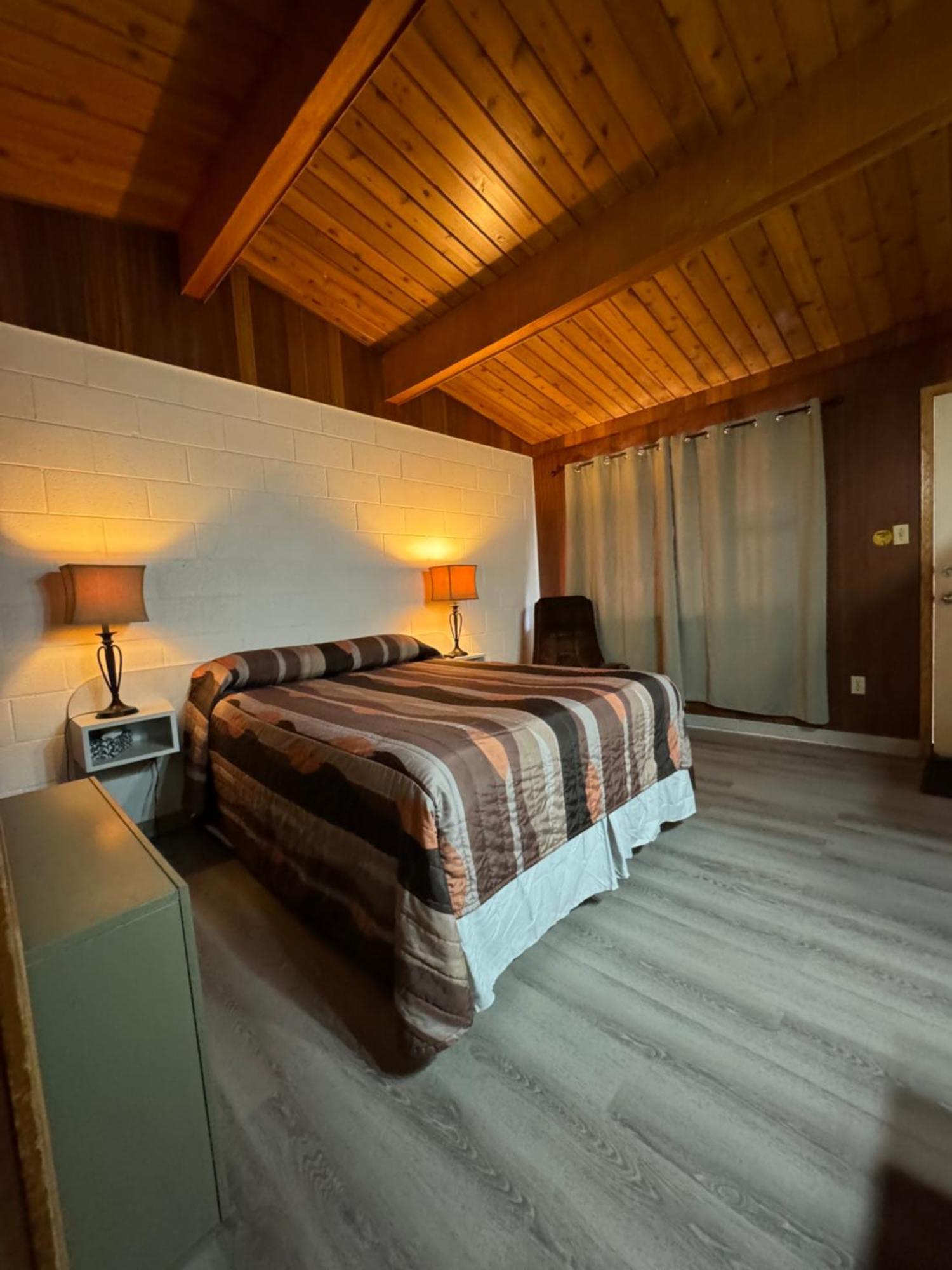 Ace Crown Motel Medicine Hat Dış mekan fotoğraf