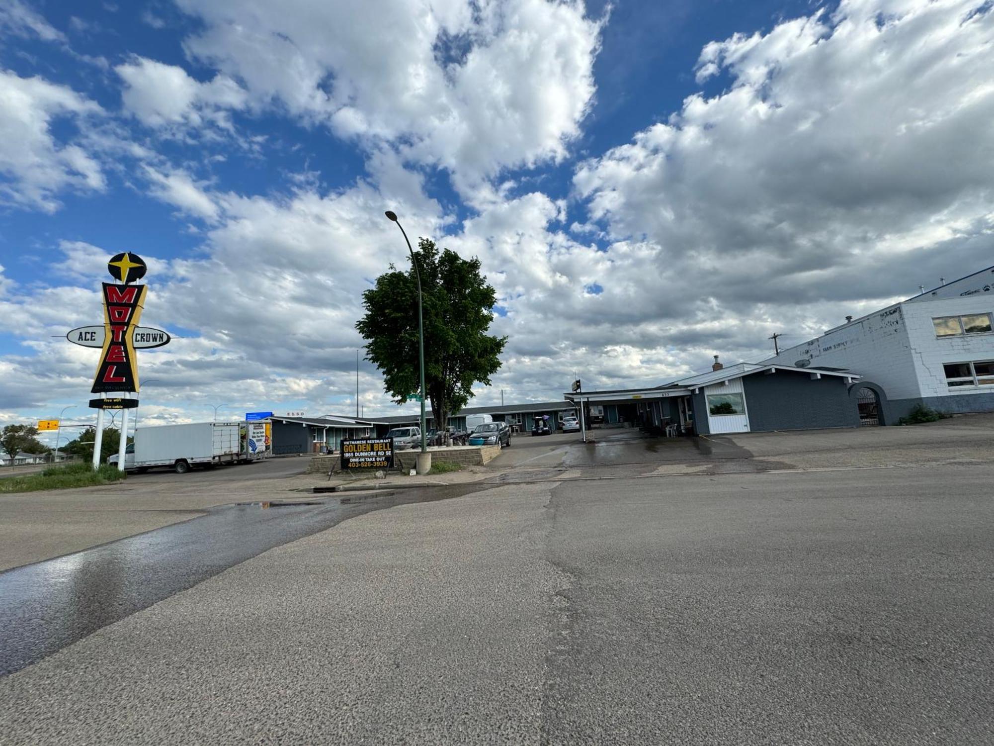 Ace Crown Motel Medicine Hat Dış mekan fotoğraf