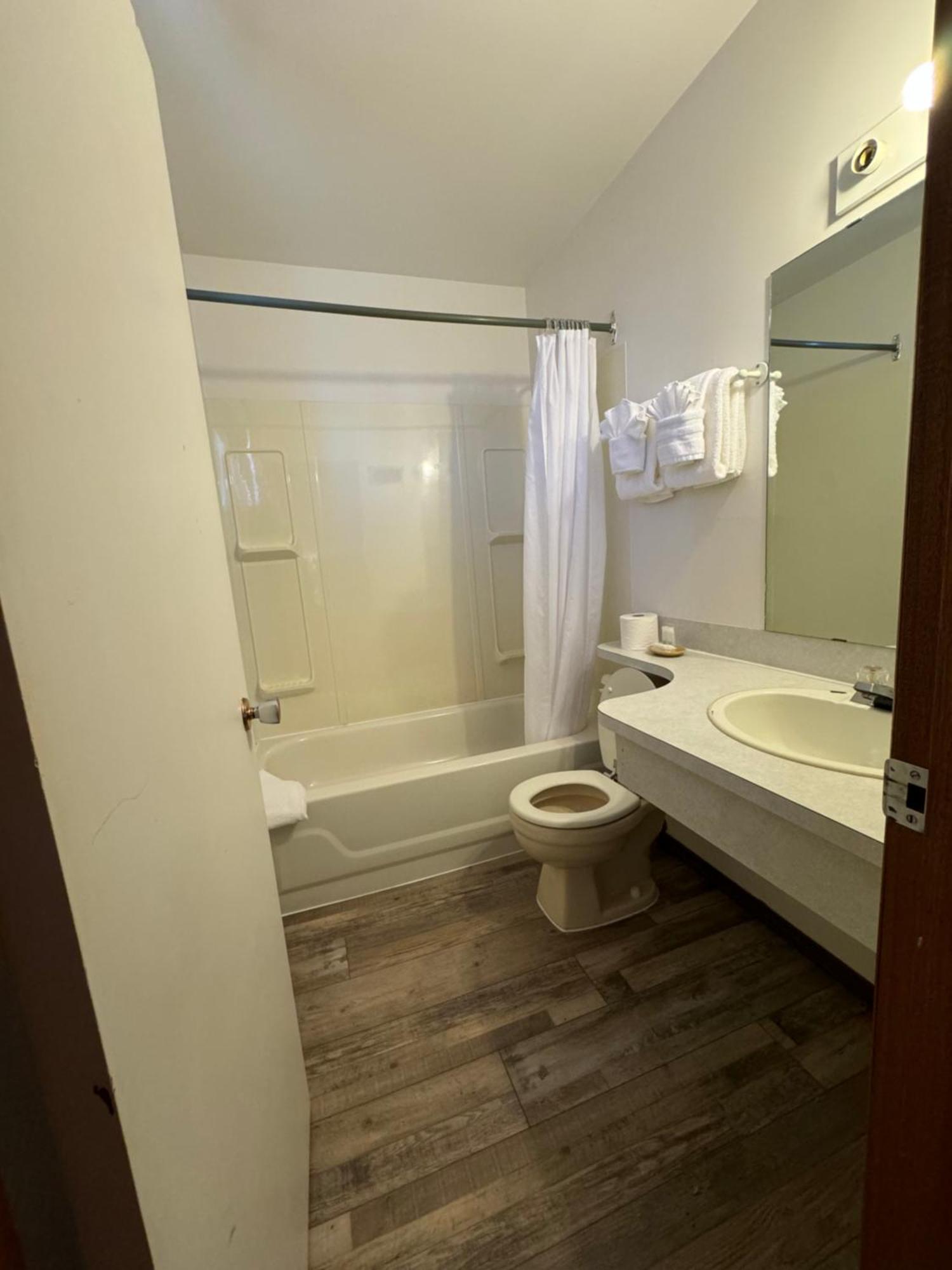 Ace Crown Motel Medicine Hat Dış mekan fotoğraf