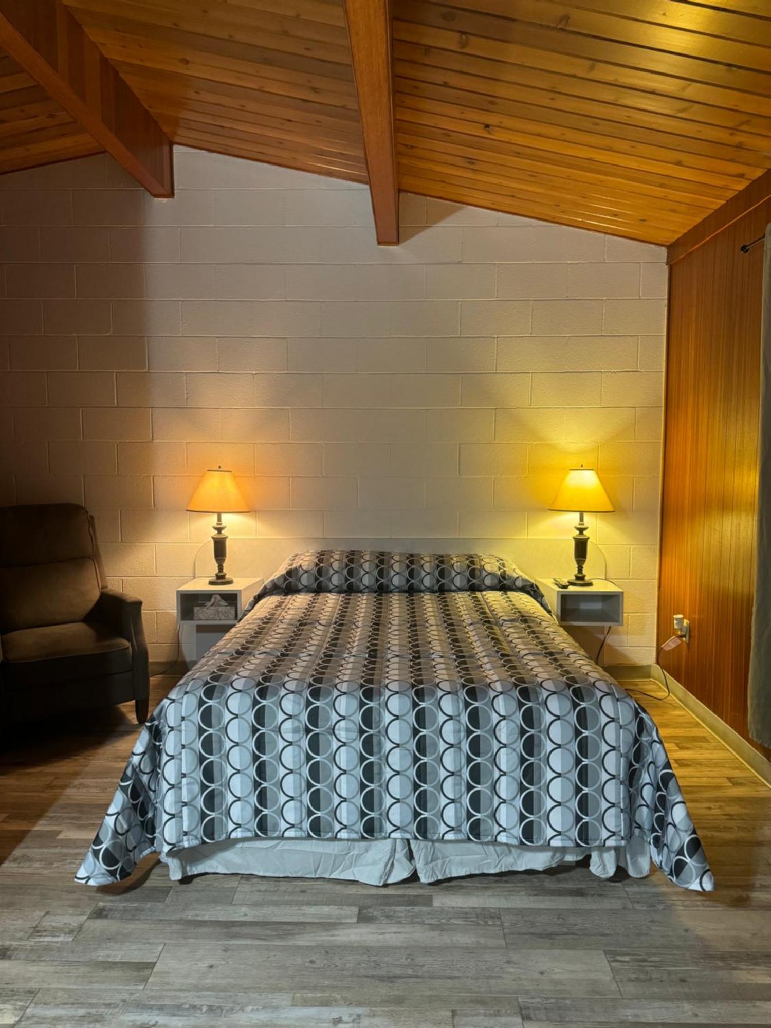 Ace Crown Motel Medicine Hat Dış mekan fotoğraf