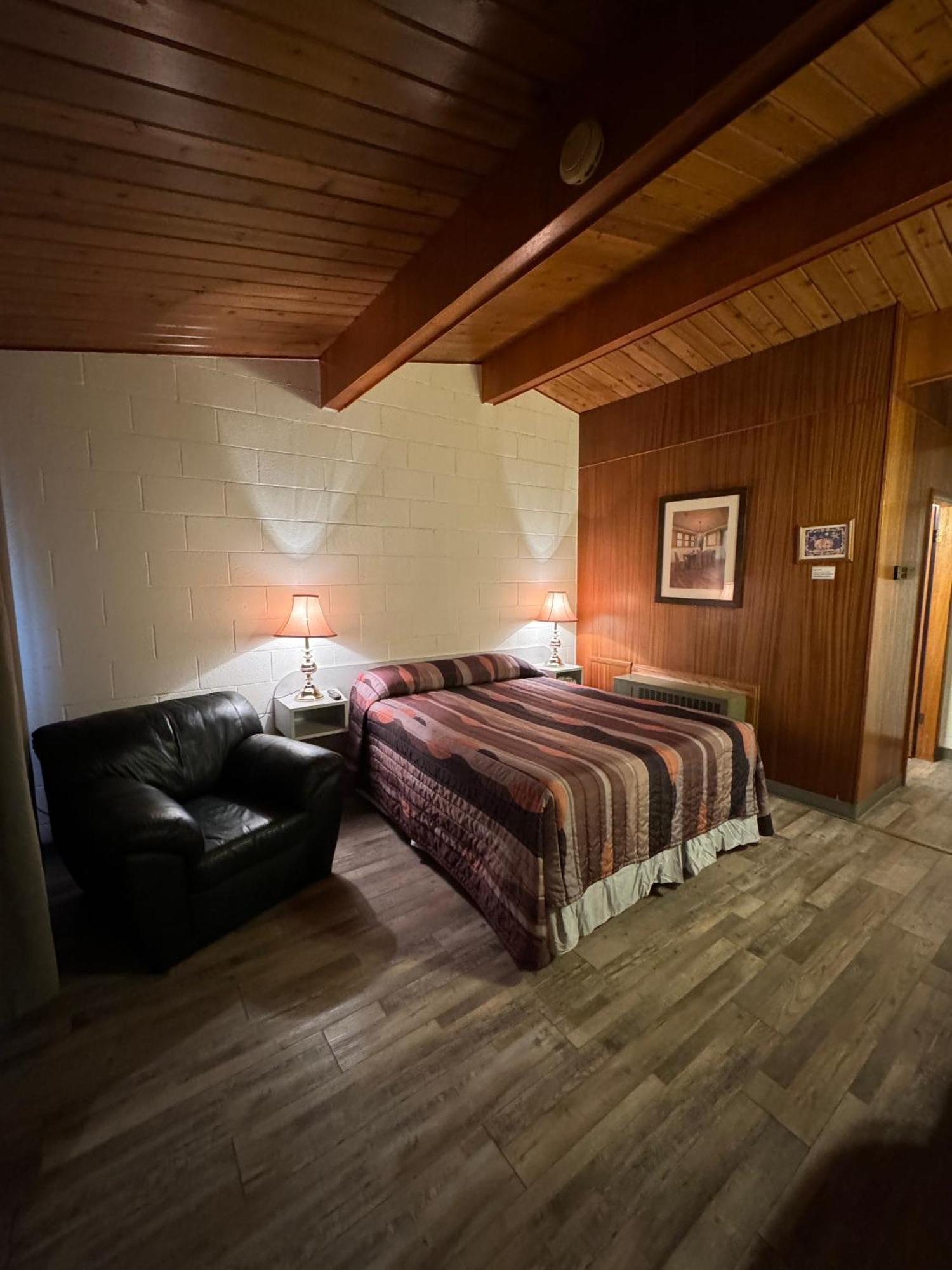 Ace Crown Motel Medicine Hat Dış mekan fotoğraf