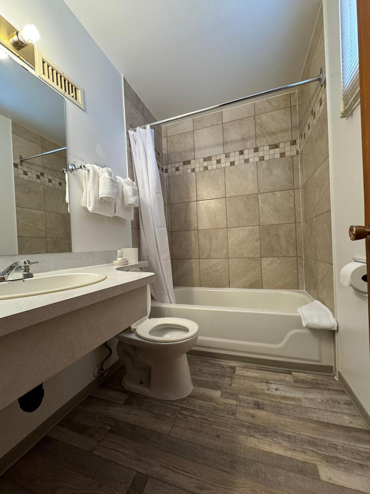 Ace Crown Motel Medicine Hat Dış mekan fotoğraf