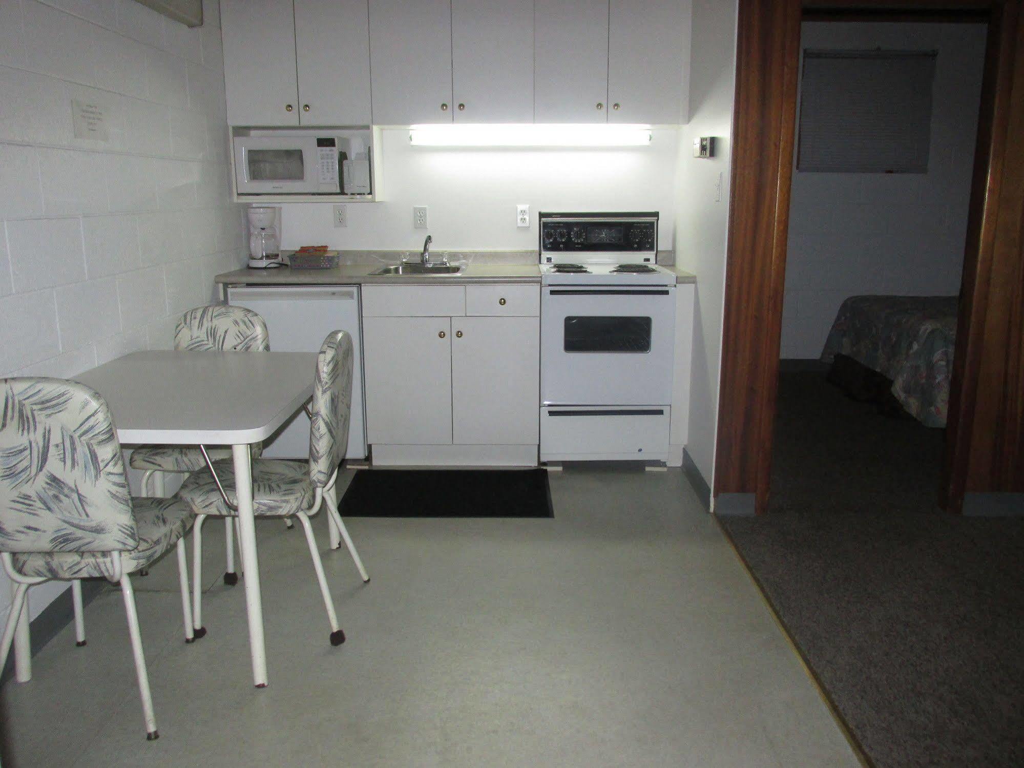 Ace Crown Motel Medicine Hat Dış mekan fotoğraf